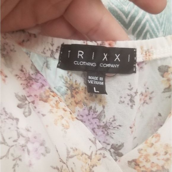 Trixxi Romper - Picture 2 of 4